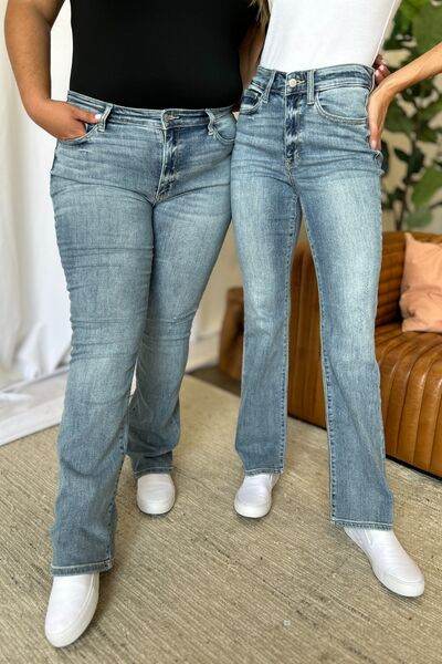 Judy Blue Full Size Medium Rise Bootcut Jeans - Hovatok