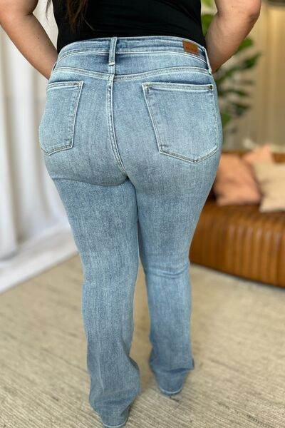 Judy Blue Full Size Medium Rise Bootcut Jeans - Hovatok