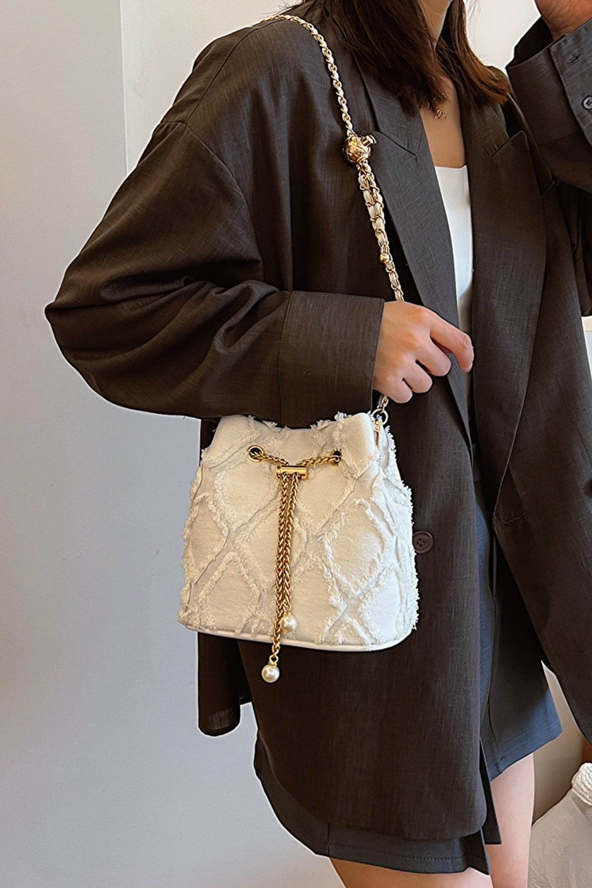 Chain Drawstring Raw Edge Denim Bucket Bag - Hovatok