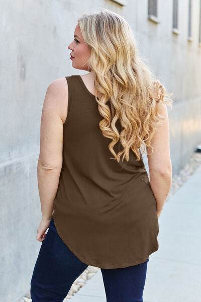 Basic Bae Full Size Round Neck Curved Hem Tank - Hovatok