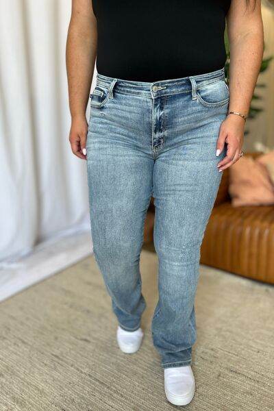 Judy Blue Full Size Medium Rise Bootcut Jeans - Hovatok