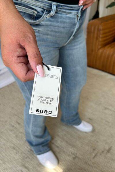 Judy Blue Full Size Medium Rise Bootcut Jeans - Hovatok
