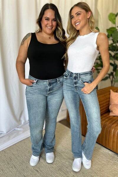 Judy Blue Full Size Medium Rise Bootcut Jeans - Hovatok
