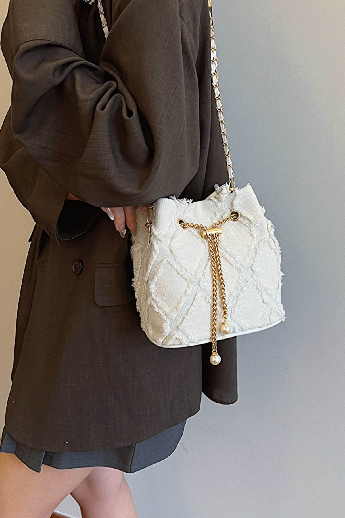 Chain Drawstring Raw Edge Denim Bucket Bag - Hovatok