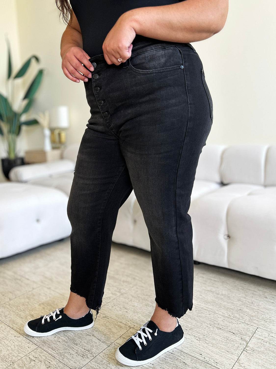 Judy Blue Full Size High Waist Button Fly Jeans - Hovatok