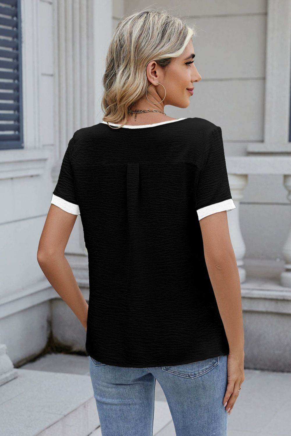 Cutout Round Neck Short Sleeve Top - Hovatok