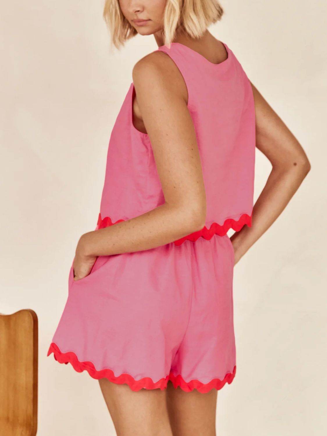 Contrast Trim Round Neck Tank and Shorts Set - Hovatok