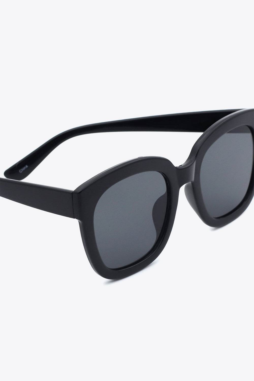 Polycarbonate Frame Square Sunglasses - Hovatok