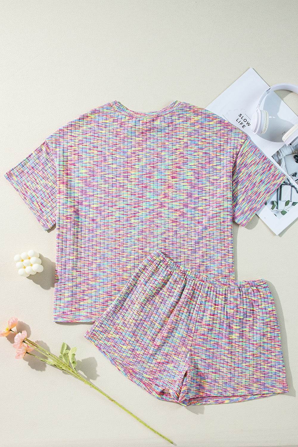 Contrast Round Neck Top and Shorts Set - Hovatok