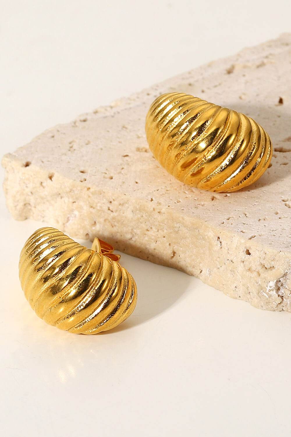 Shell Shore Spiral Stud Earrings - Hovatok