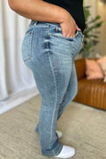 Judy Blue Full Size Medium Rise Bootcut Jeans - Hovatok