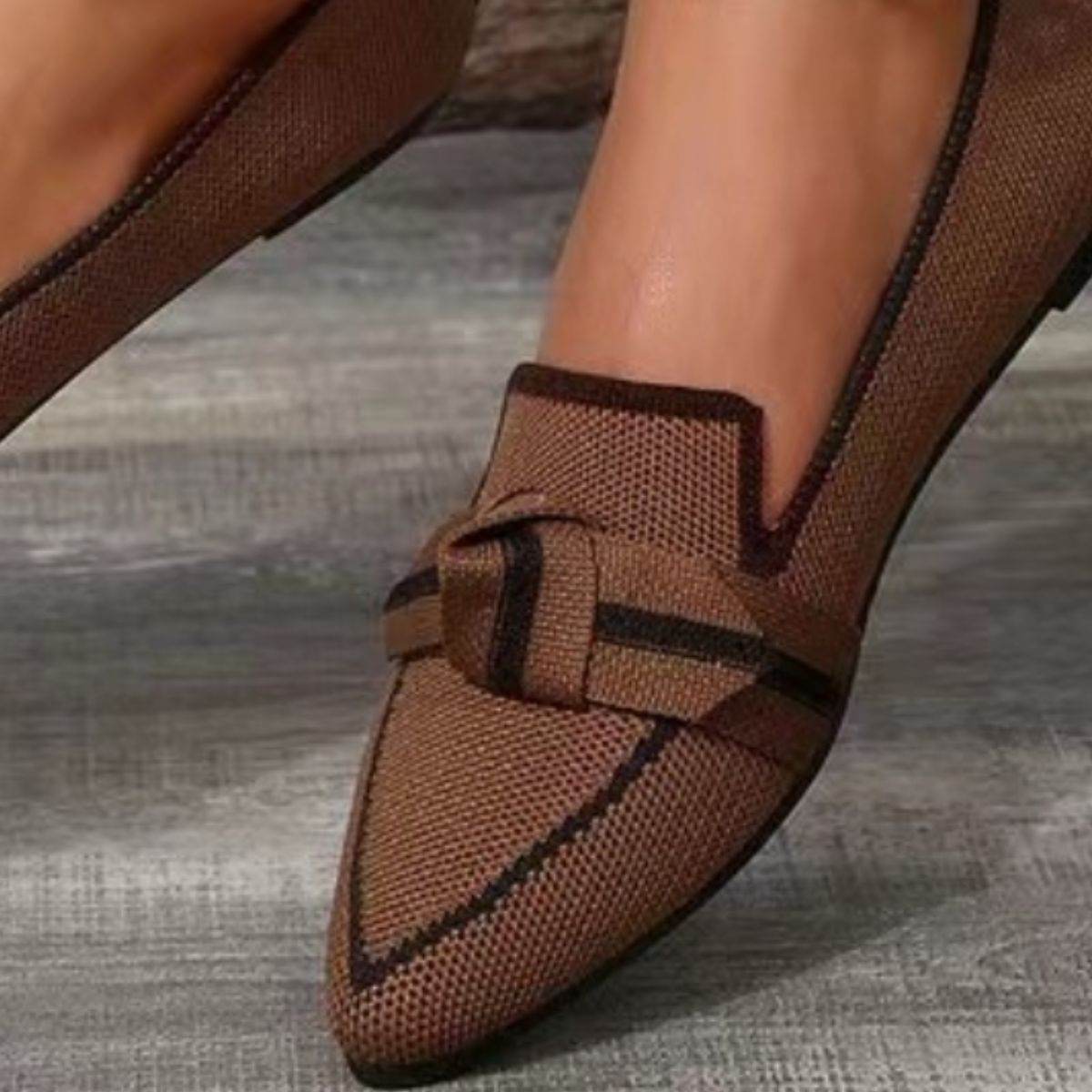 Bow Contrast Trim Point Toe Loafers - Hovatok