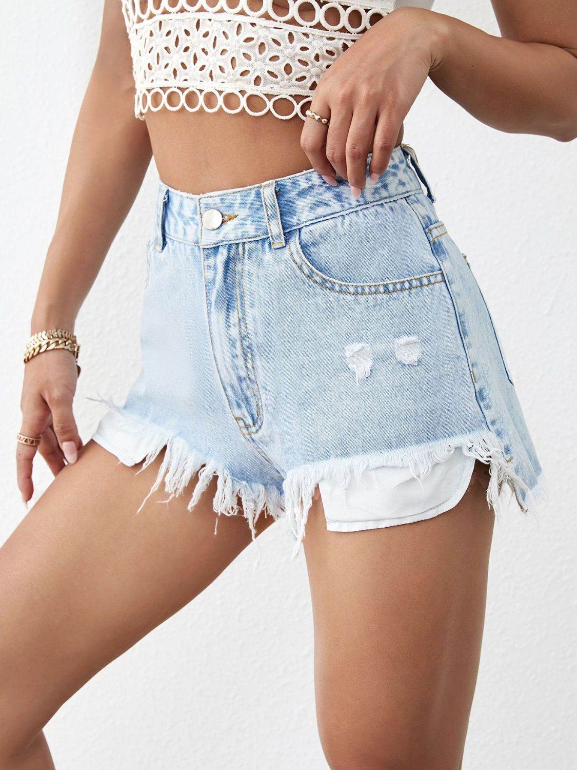 Distressed Raw Hem Denim Shorts - Hovatok