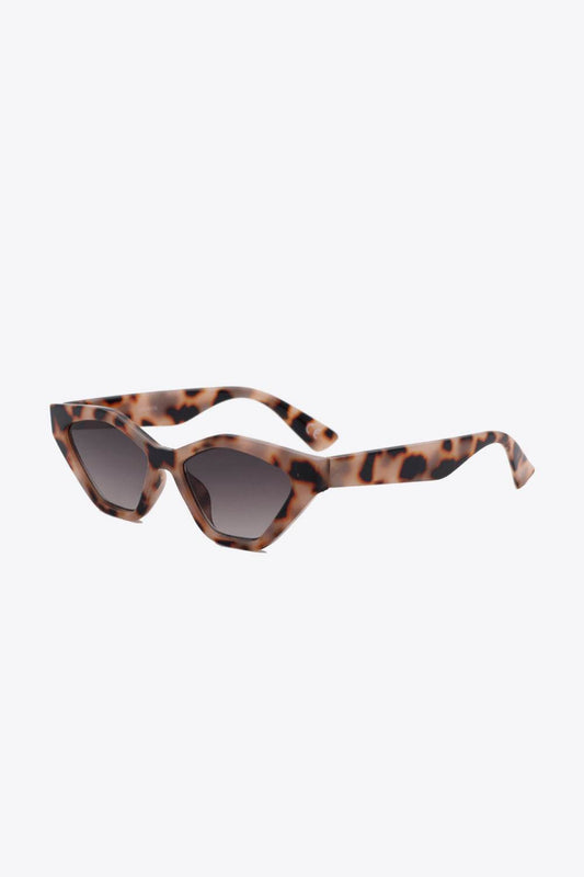 Cat Eye Polycarbonate Sunglasses - Hovatok