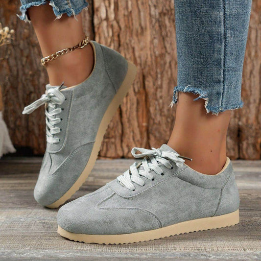 Lace Up Round Toe Sneakers - Hovatok