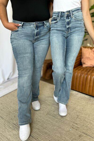 Judy Blue Full Size Medium Rise Bootcut Jeans - Hovatok