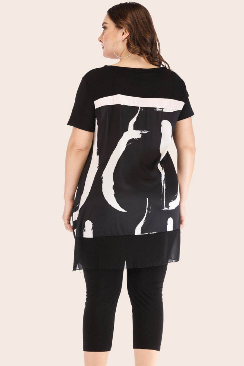 Plus Size Contrast Spliced Mesh T-Shirt and Cropped Leggings Set - Hovatok