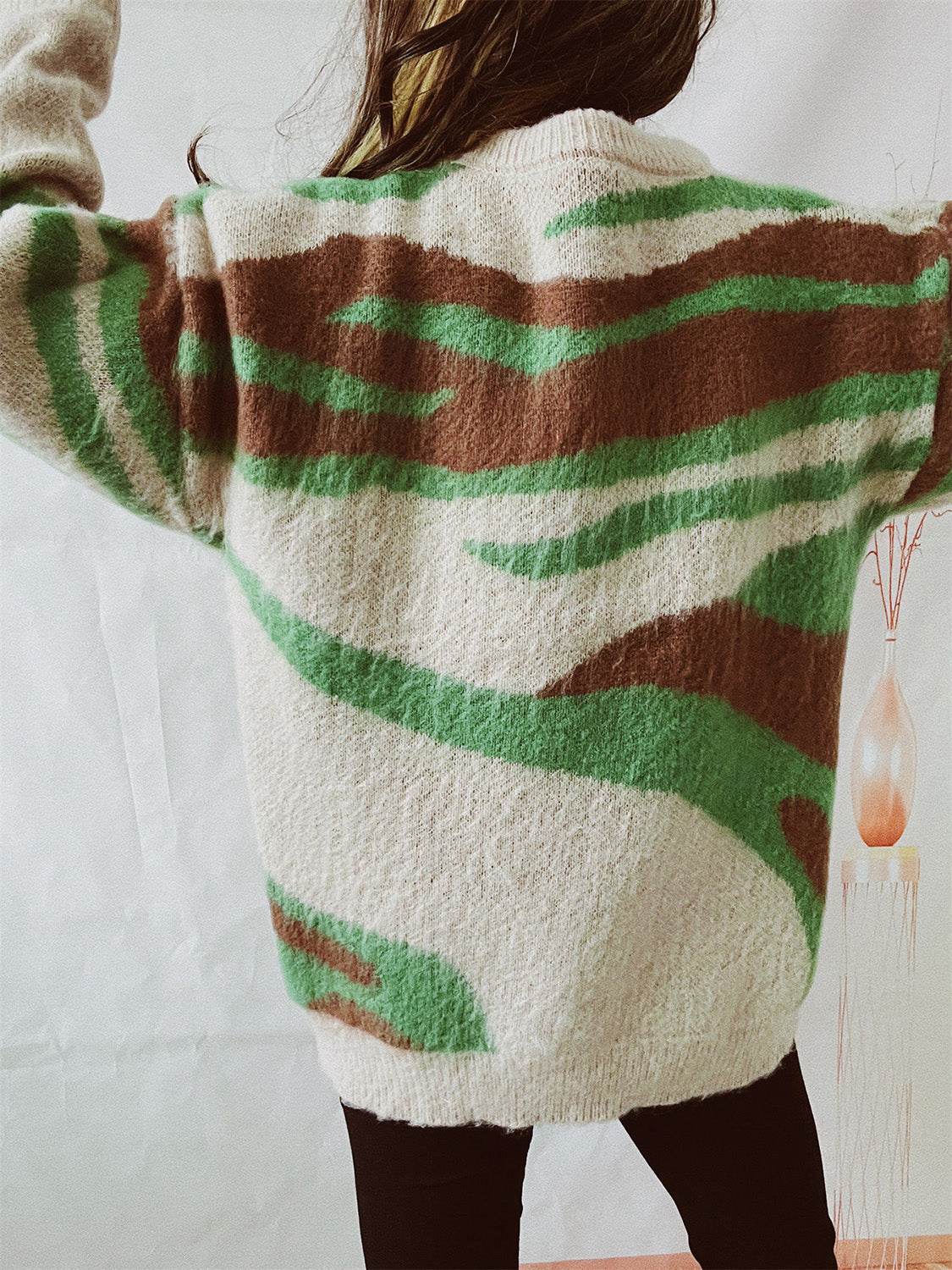 Color Block Round Neck Sweater - Hovatok