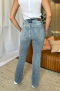 Judy Blue Full Size Medium Rise Bootcut Jeans - Hovatok