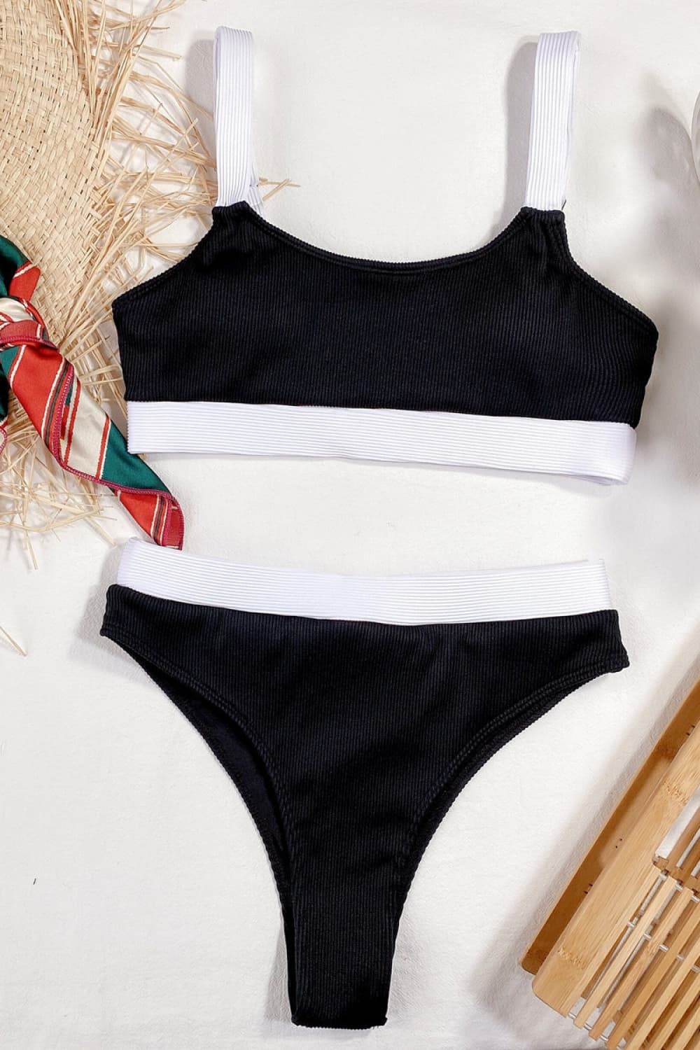 Color Block Scoop Neck Bikini Set - Hovatok