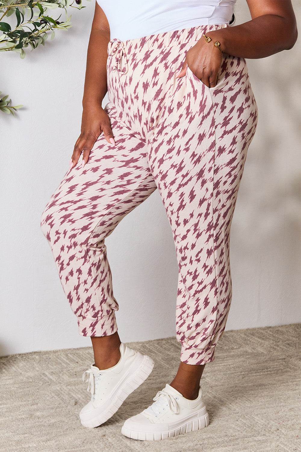 Heimish Full Size Printed Drawstring Pants - Hovatok
