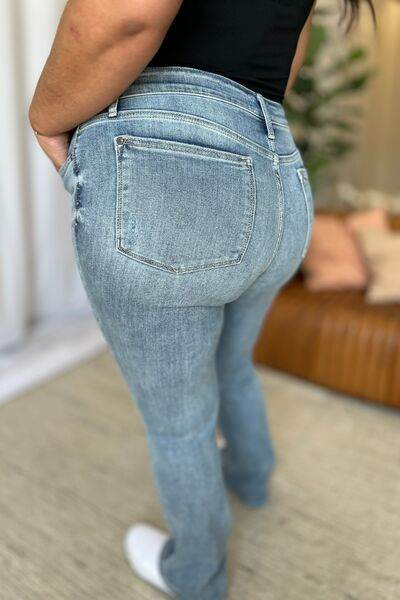 Judy Blue Full Size Medium Rise Bootcut Jeans - Hovatok