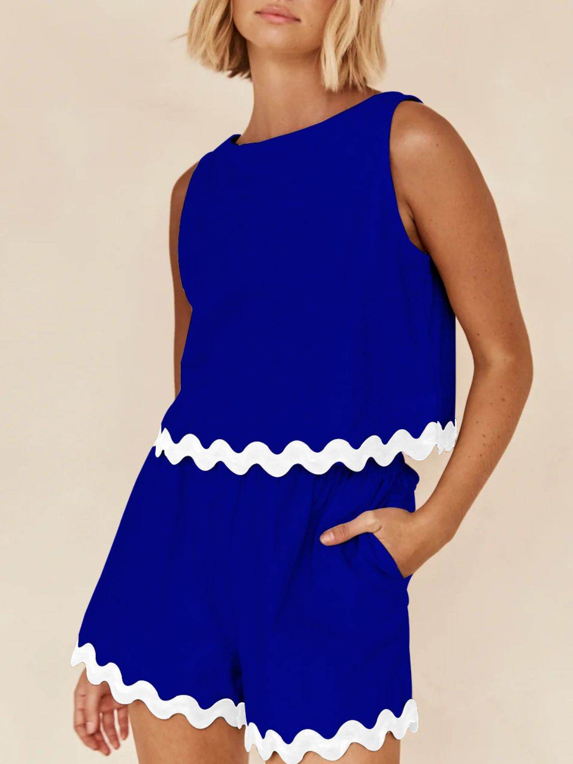 Contrast Trim Round Neck Tank and Shorts Set - Hovatok