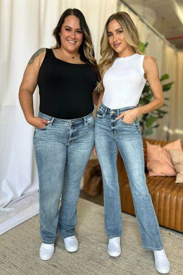 Judy Blue Full Size Medium Rise Bootcut Jeans - Hovatok