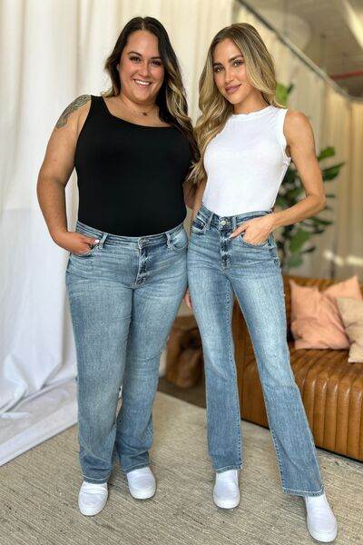 Judy Blue Full Size Medium Rise Bootcut Jeans - Hovatok