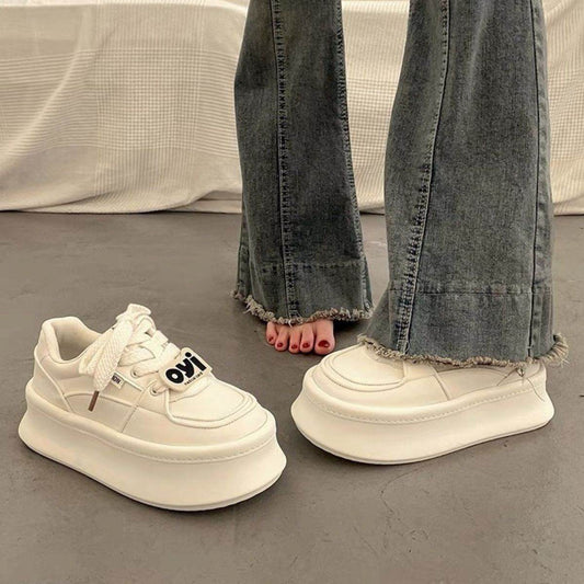 Lace Up Round Toe Platform Sneakers - Hovatok