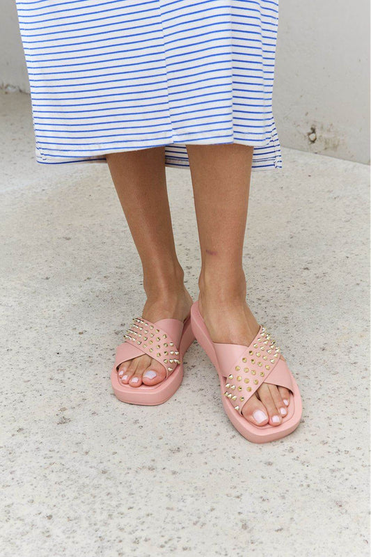 Forever Link Studded Cross Strap Sandals in Blush - Hovatok