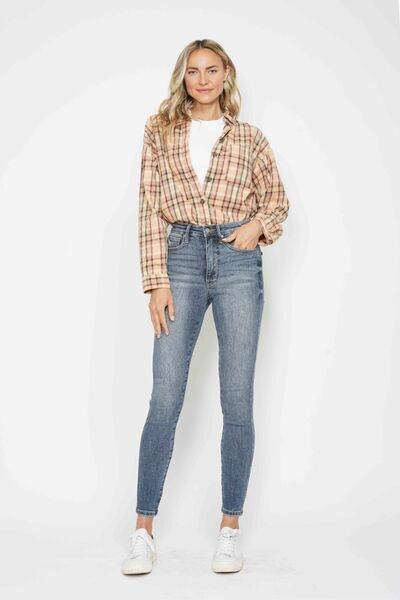 Judy Blue Full Size Tummy Control Contrast Wash Skinny Jeans - Hovatok