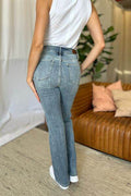 Judy Blue Full Size Medium Rise Bootcut Jeans - Hovatok