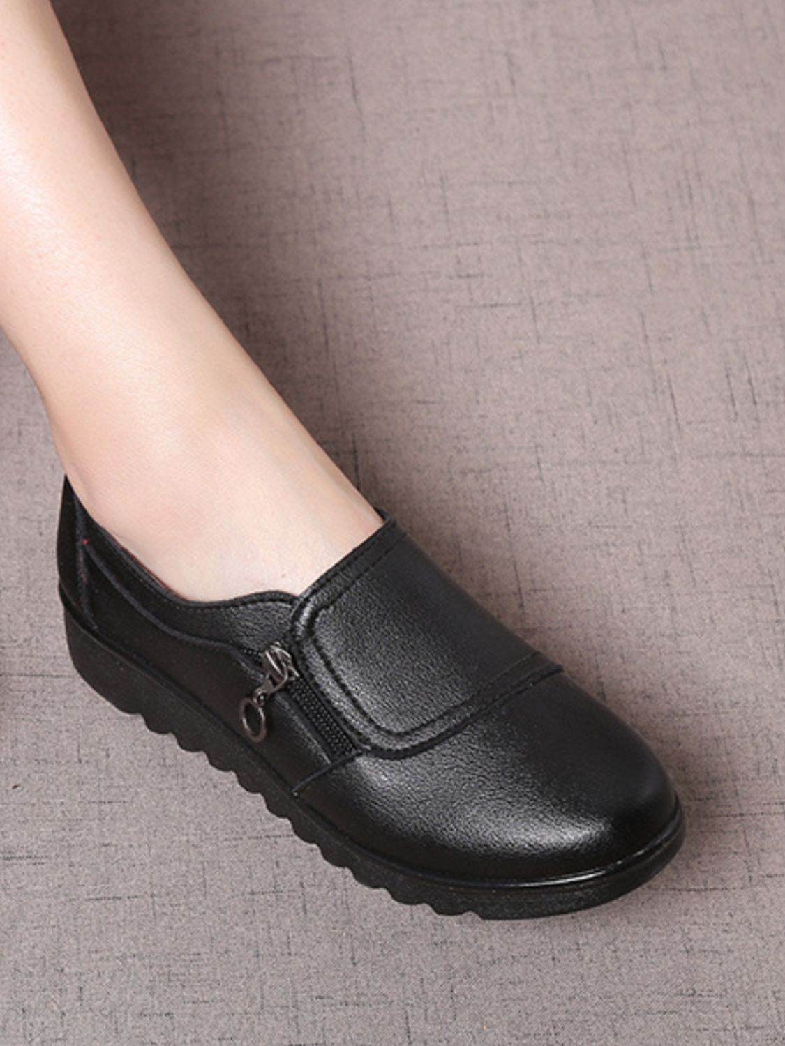 PU Leather Flats Sip-Ons - Hovatok