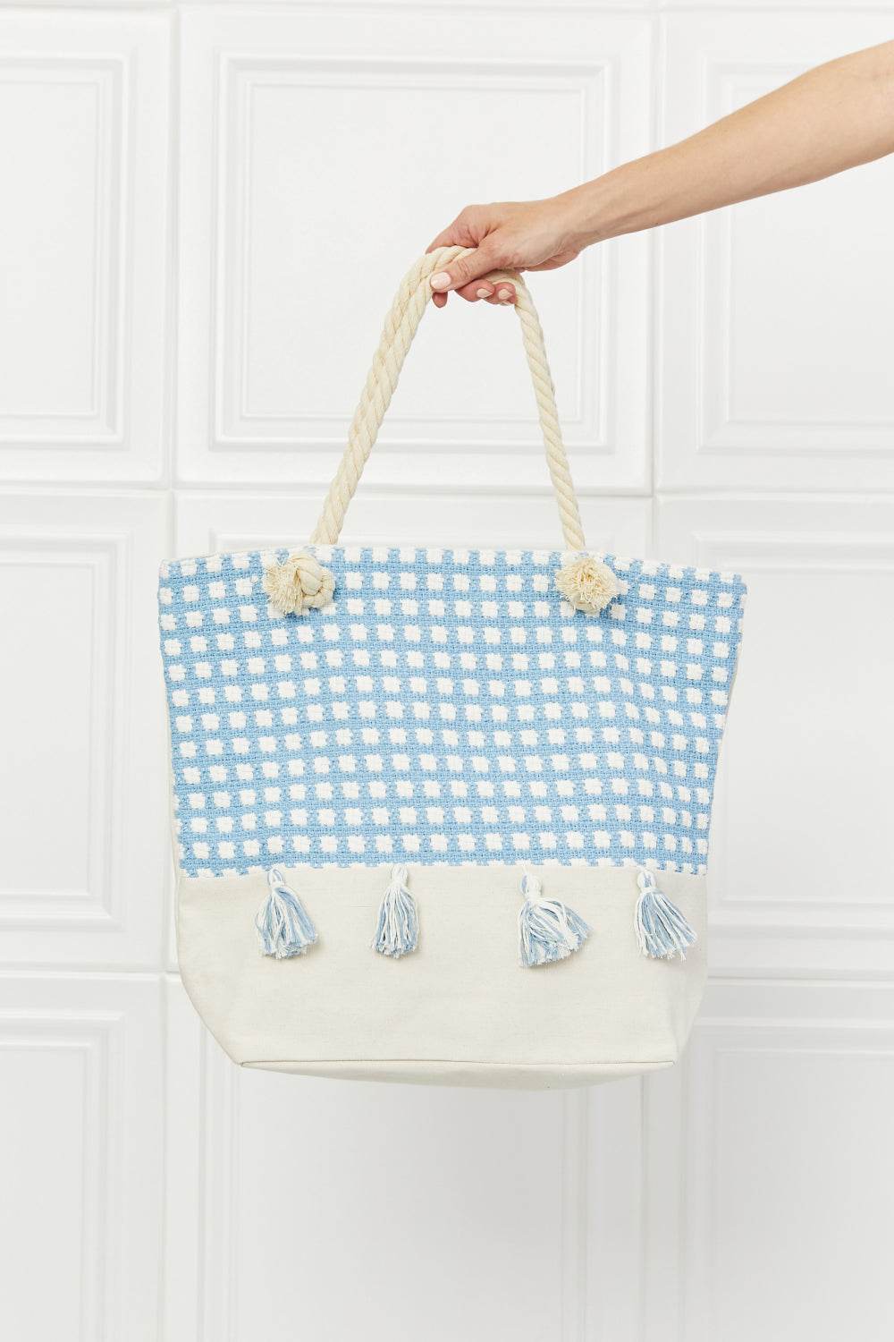 Justin Taylor Picnic Date Tassel Tote Bag - Hovatok