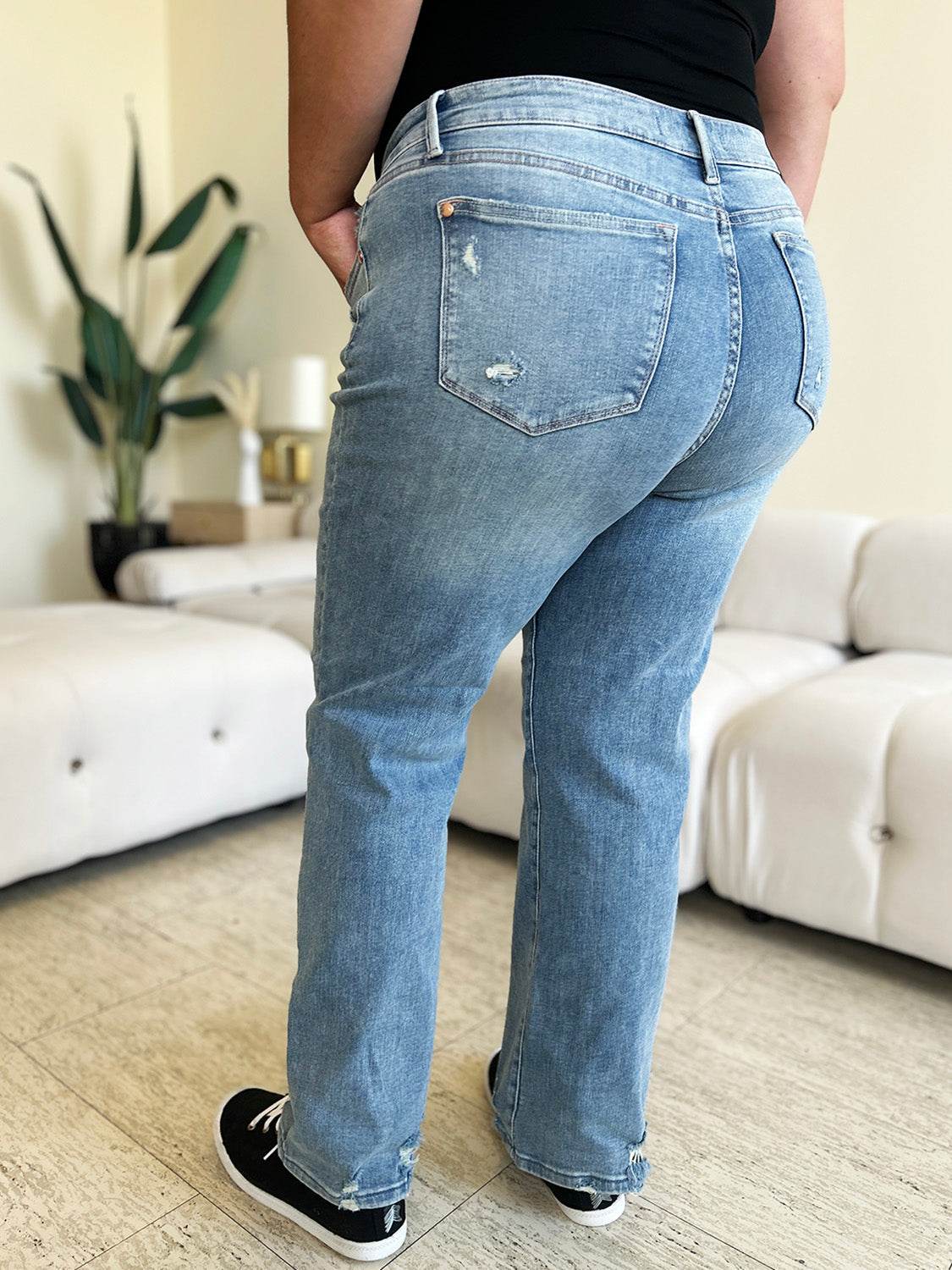 Judy Blue Full Size Mid Rise Distressed Straight Jeans - Hovatok