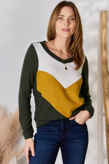 Hailey & Co Full Size Colorblock V-Neck Blouse - Hovatok