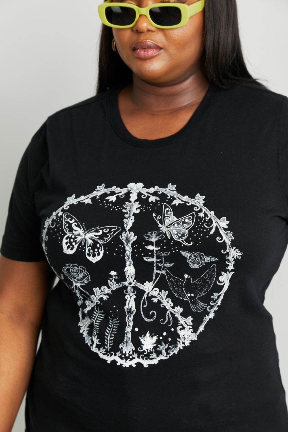 mineB Full Size Butterfly Graphic Tee Shirt - Hovatok