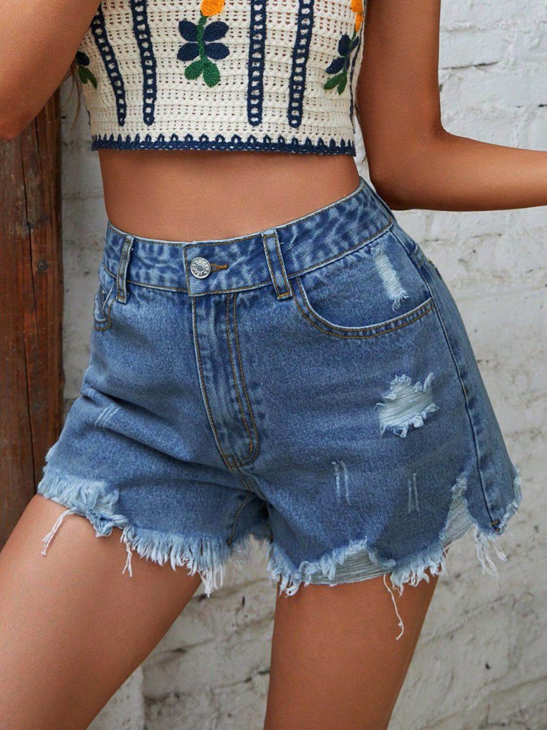 Distressed Raw Hem Denim Shorts - Hovatok