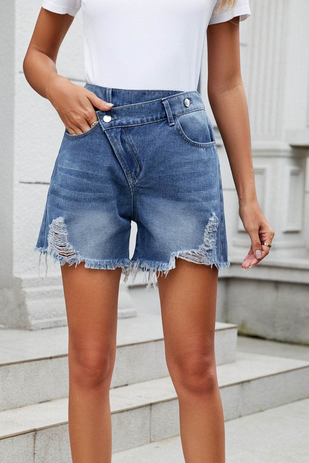 Distressed Raw Hem Asymmetric Waist Denim Shorts - Hovatok