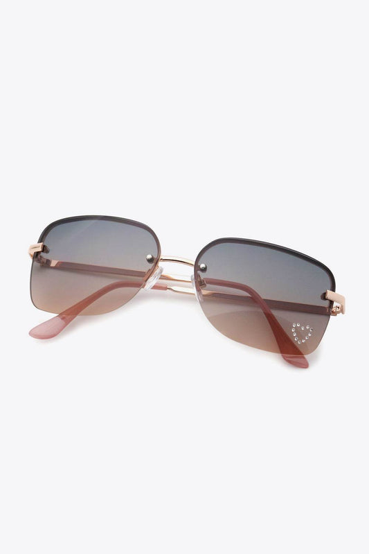 Rhinestone Heart Metal Frame Sunglasses - Hovatok