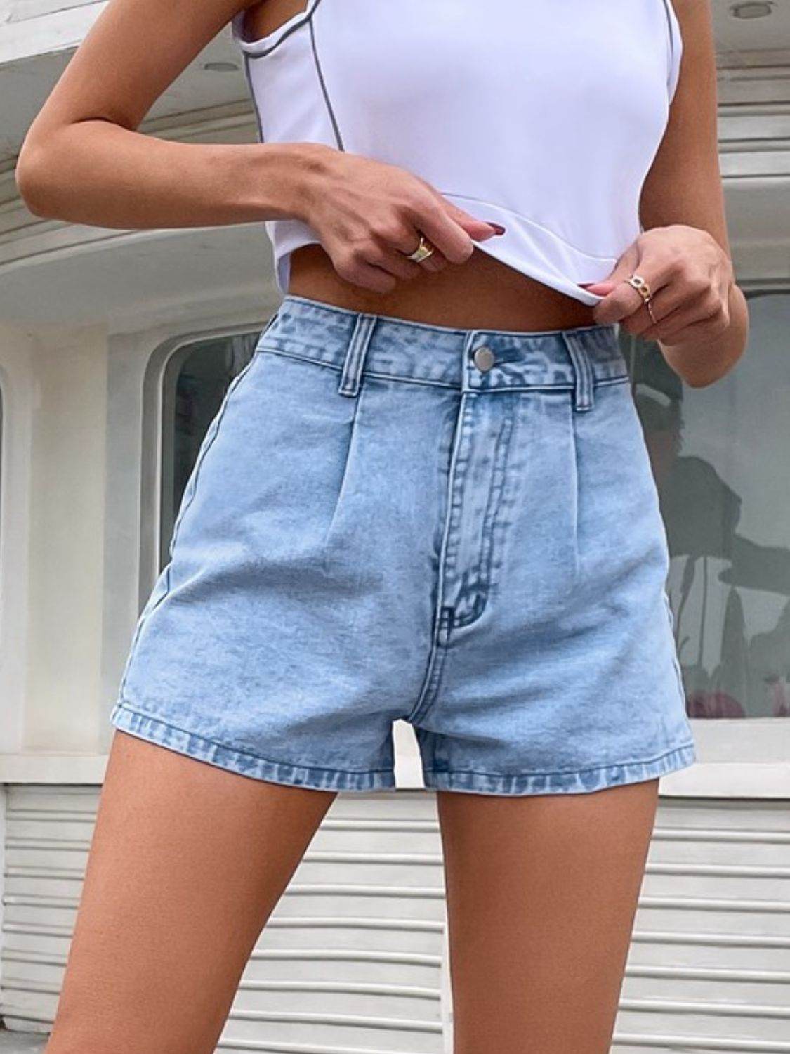 Denim Shorts with Pockets - Hovatok