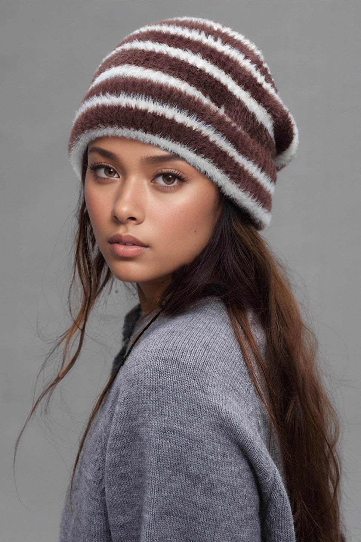 Fuzzy Contrast Striped Thermal Hat - Hovatok