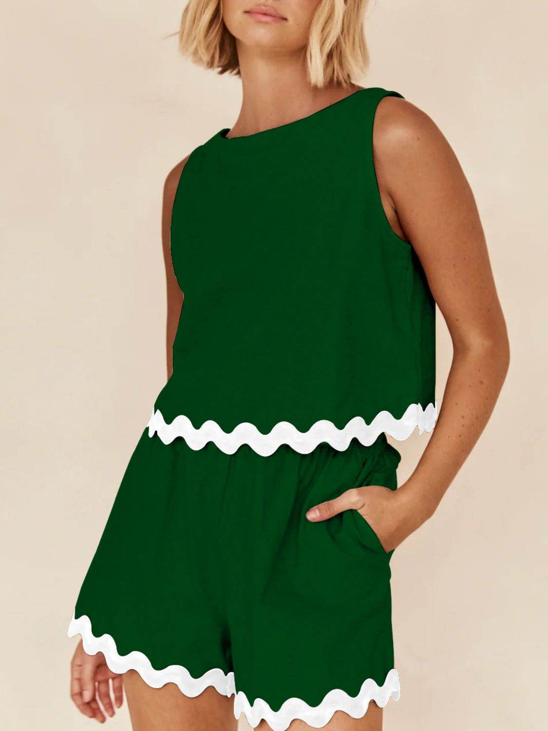 Contrast Trim Round Neck Tank and Shorts Set - Hovatok