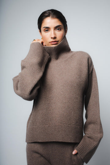 CIO DROPPED SHOULDER CASHMERE PULLOVER IN CHESTNUT