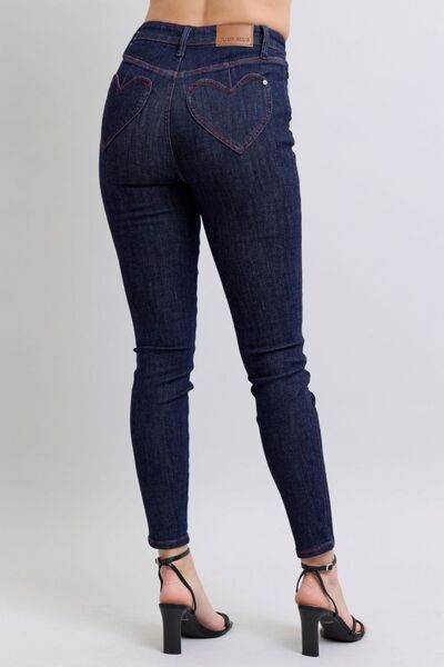 Judy Blue Full Size Heart Shaped Back Pockets Skinny Jeans - Hovatok