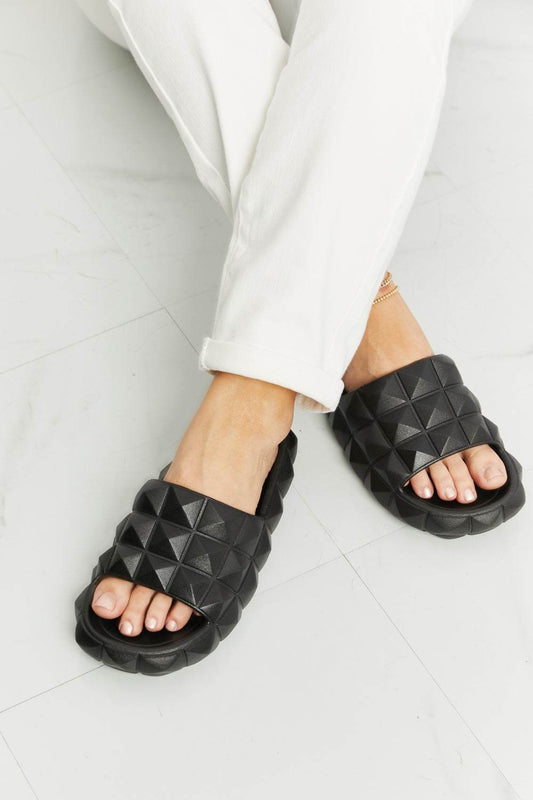Legend Let's Chill 3D Stud Slide Sandal - Hovatok
