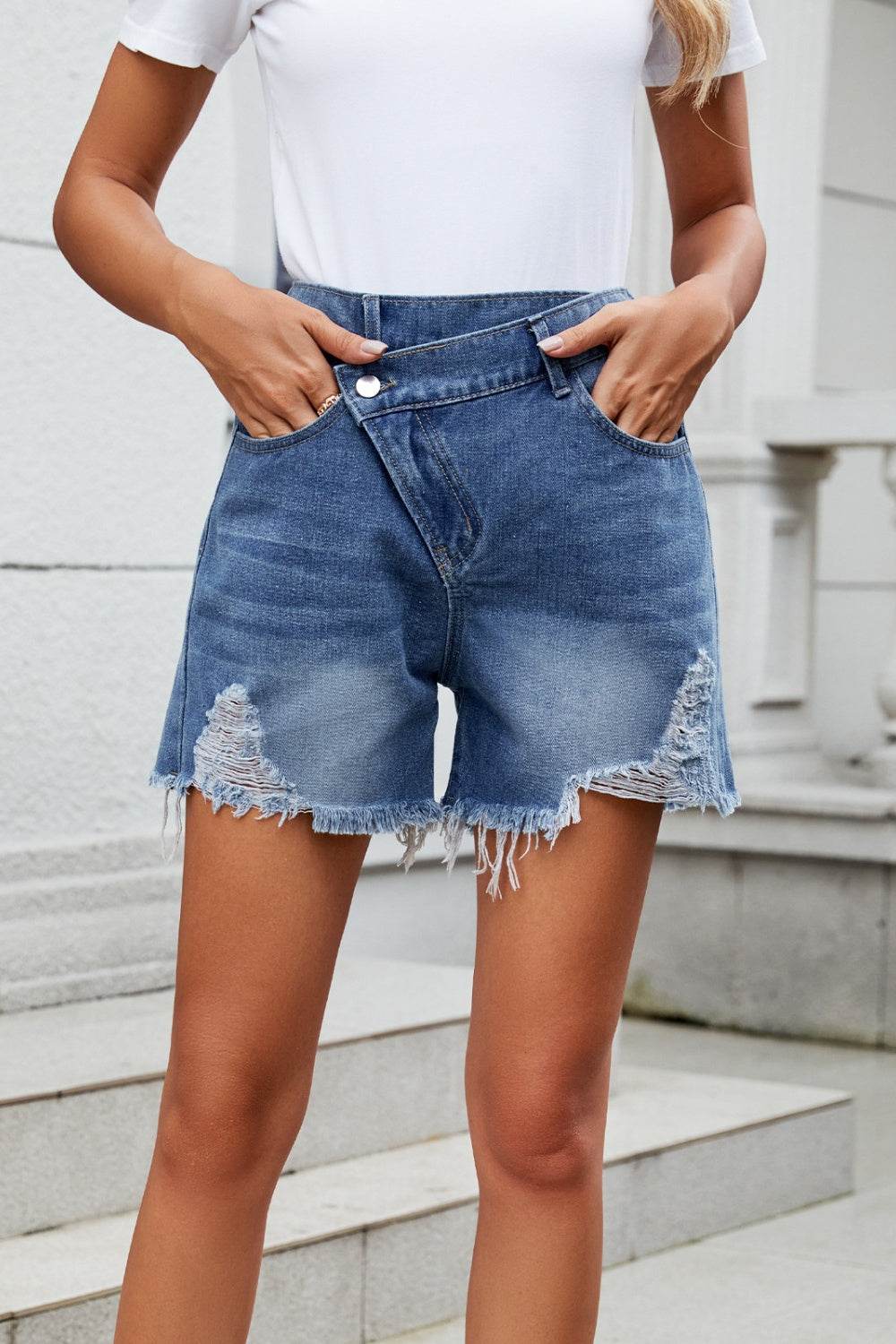 Distressed Raw Hem Asymmetric Waist Denim Shorts - Hovatok