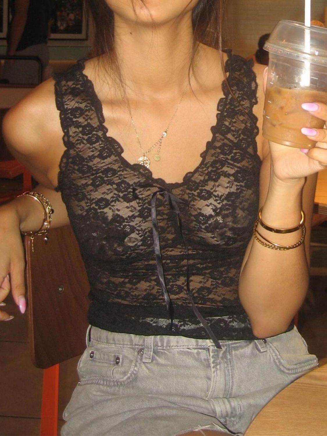 Devine Lace V-Neck Cropped Tank - Hovatok