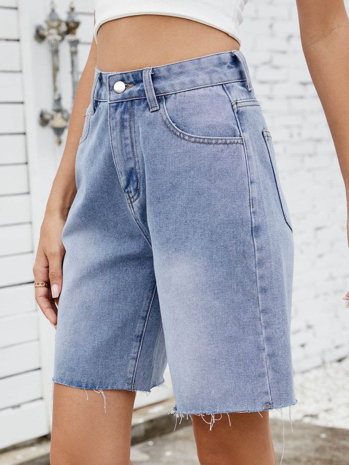 Washed Raw Hem Denim Shorts - Hovatok